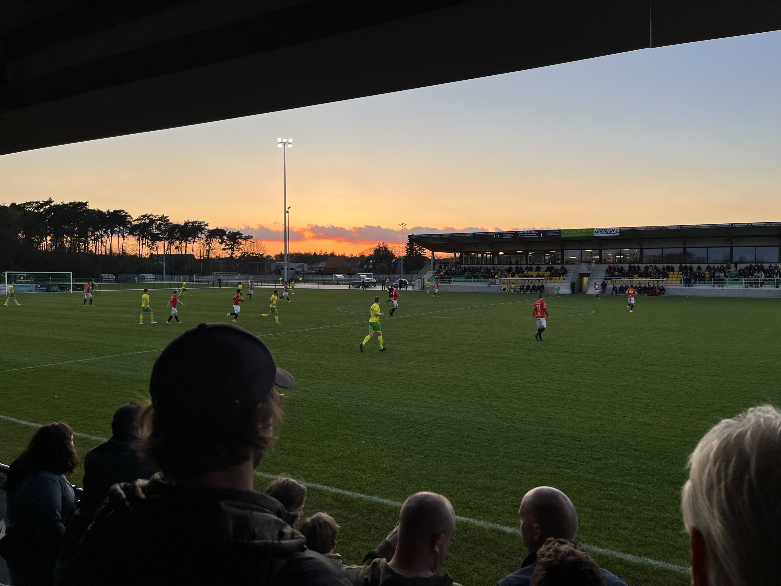 Lyra-Lierse Omzeilt De Lilse Klip Met Panache - K. Lyra-Lierse